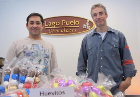 Walter Sepúlveda y Eduardo Lago, la cara visible de la Chocolateía de Lago Puelo.